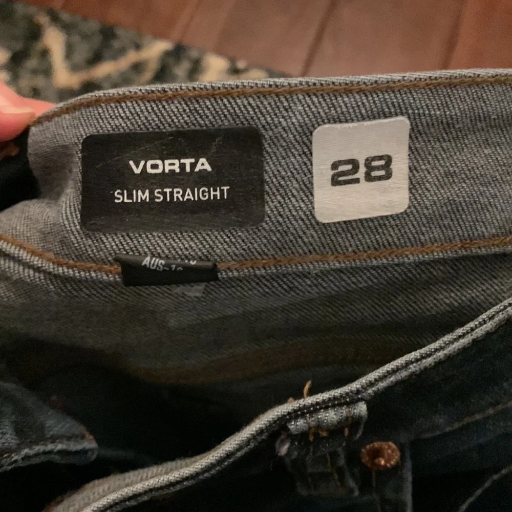 Volcom Jeans - Picture 2 of 3